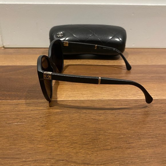 CHANEL Black Blue Mirror Lens Sunglasses - Picture 3 of 4